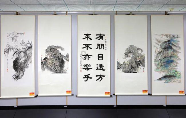 如何给妈妈选礼物？有什么建议吗？游戏画面